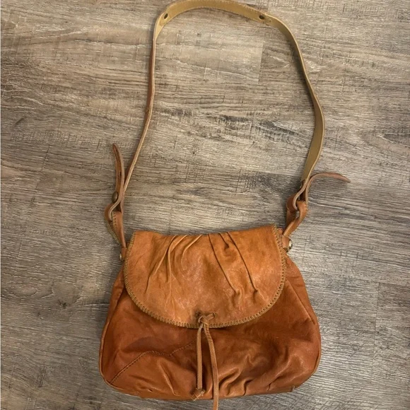 Lucky brand Italian leather purse - Picture 1 of 7